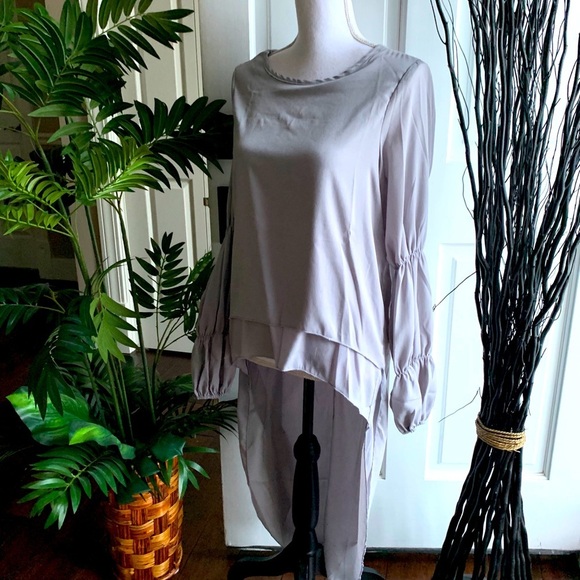 NWT Gray dip hem blouse - Picture 1 of 6